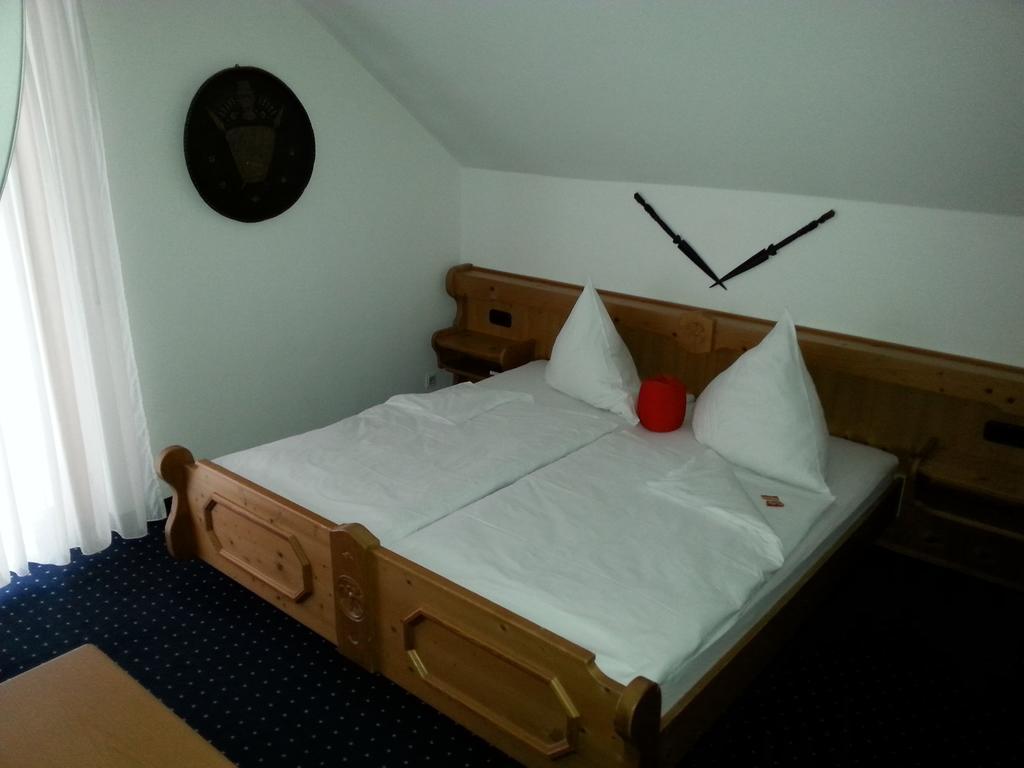 Brucker Gastehaus Hotel Fuerstenfeldbruck Værelse billede